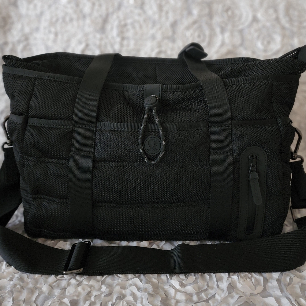 Lululemon Dash All Day Duffel Mesh